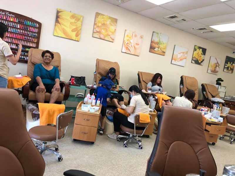 Cần Sang Gấp Tiệm Nails  Very Good Location In Houston TX