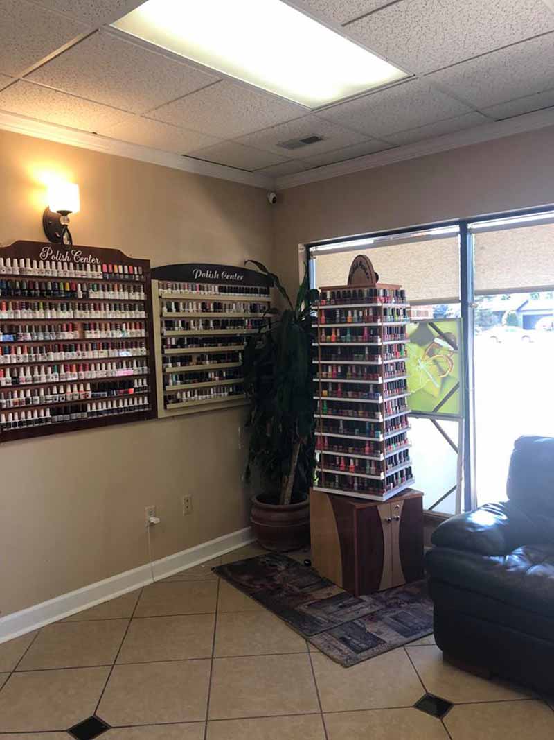 Cần Sang Tiệm Nails Rất Rất Đông Khách Nhanh Lấy Lại Vốn In Oshkosh WI