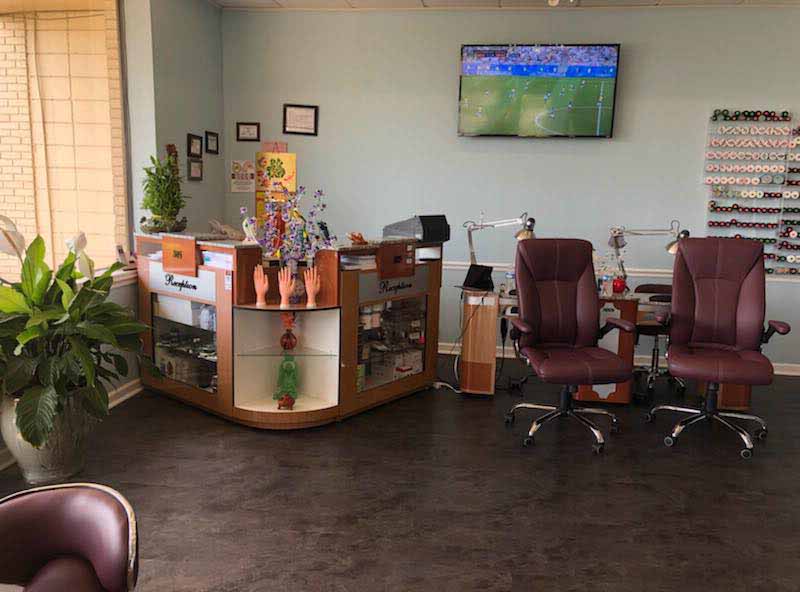 Cần Gấp Nhiều Thợ Nails In Missouri Tiệm Ở Khu Khách Sang Tip Cao Có Chỗ Ở Cho Thợ