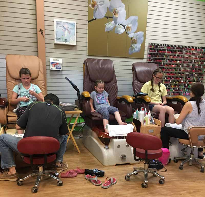 Cần Sang Tiệm Nail Trong Mall Khu Đông Khách Rent Rẻ Giá Nails Cao In Bismarck North Dakota