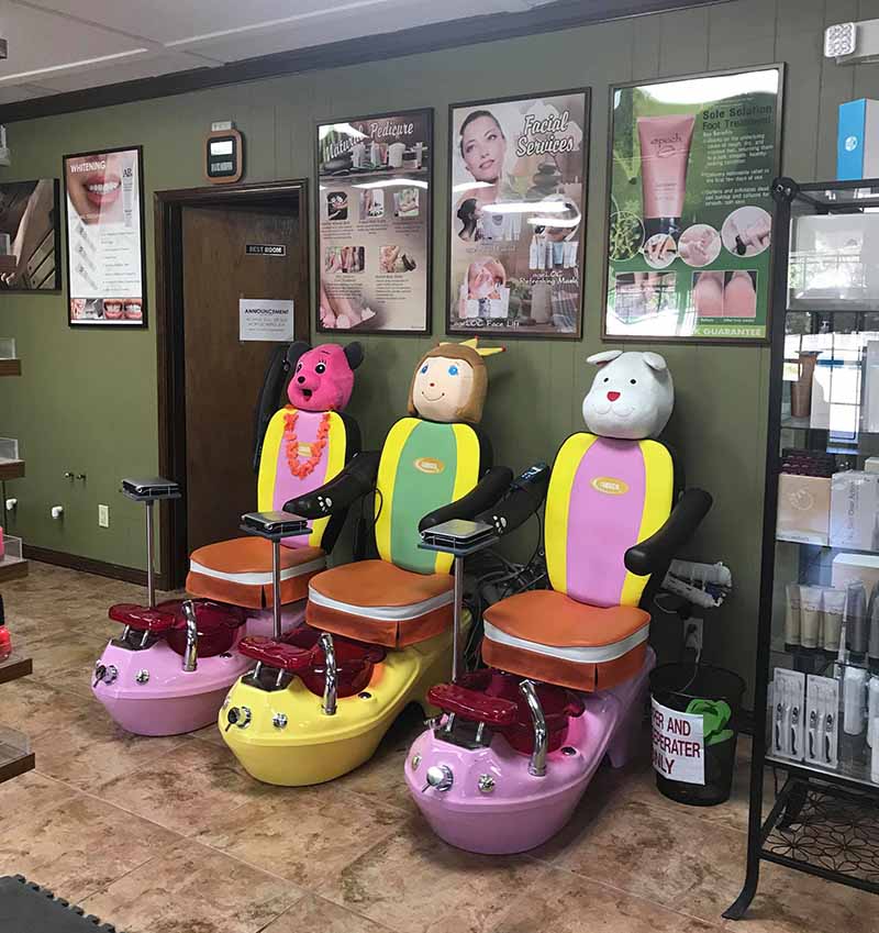 Cần Sang Gấp Tiệm Nail Rộng Incone Ổn Định Khu Đông Khách Giá Cao Không Cạnh Tranh In Bastrop LA