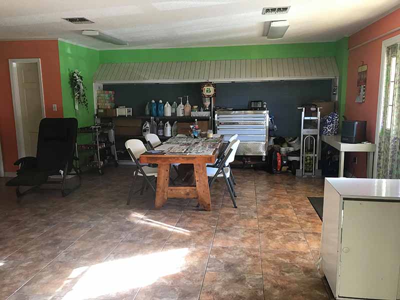 Cần Sang Gấp Tiệm Nail Rộng Incone Ổn Định Khu Đông Khách Giá Cao Không Cạnh Tranh In Bastrop LA