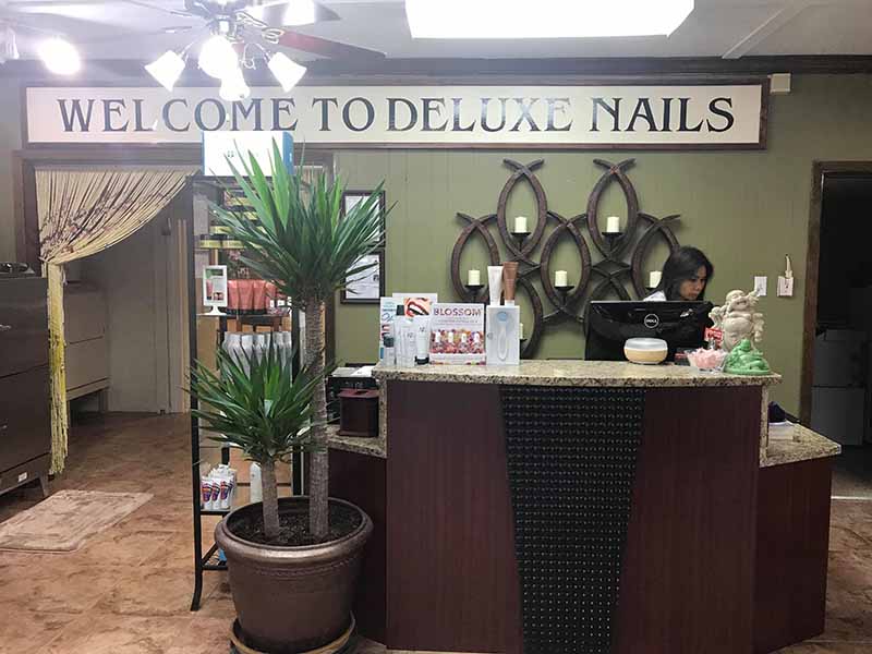 Cần Sang Gấp Tiệm Nail Rộng Incone Ổn Định Khu Đông Khách Giá Cao Không Cạnh Tranh In Bastrop LA