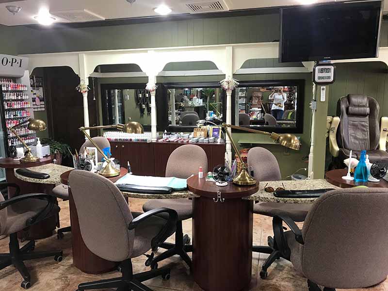 Cần Sang Gấp Tiệm Nail Rộng Incone Ổn Định Khu Đông Khách Giá Cao Không Cạnh Tranh In Bastrop LA