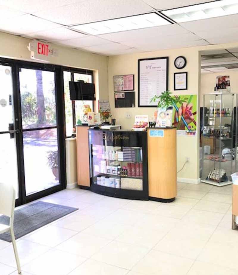 Cần Sang Gấp Tiệm Nails In Spring Hill FL Tiệm Mới Remodel Good Income Good Location