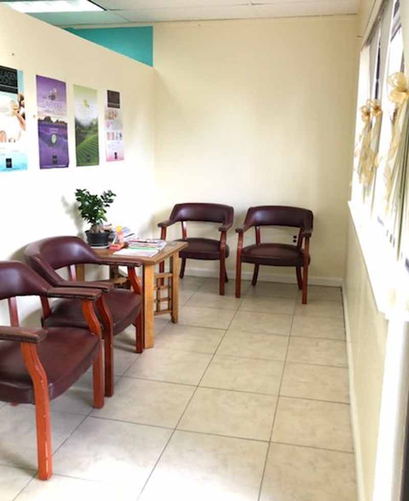 Cần Sang Gấp Tiệm Nails In Spring Hill FL Tiệm Mới Remodel Good Income Good Location