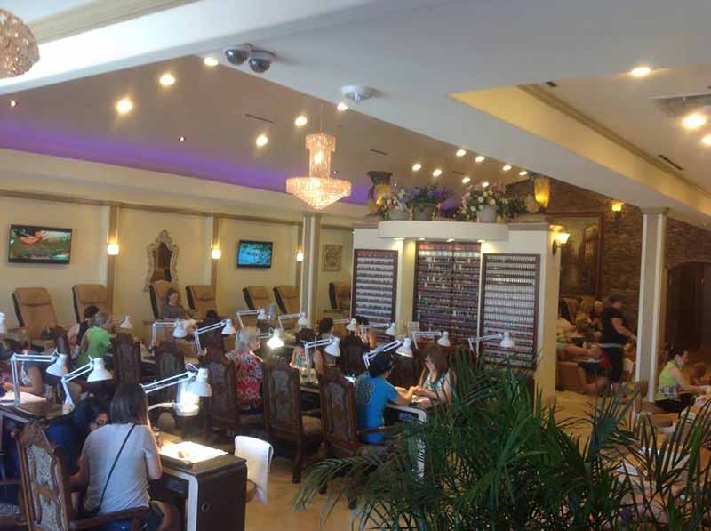 Cần Bán Tiệm Nails Sang Trọng, Good Location In Cypress TX