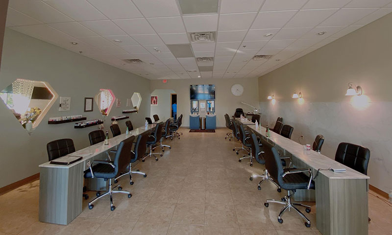 Cần Thợ Nails In Oshkosh WI