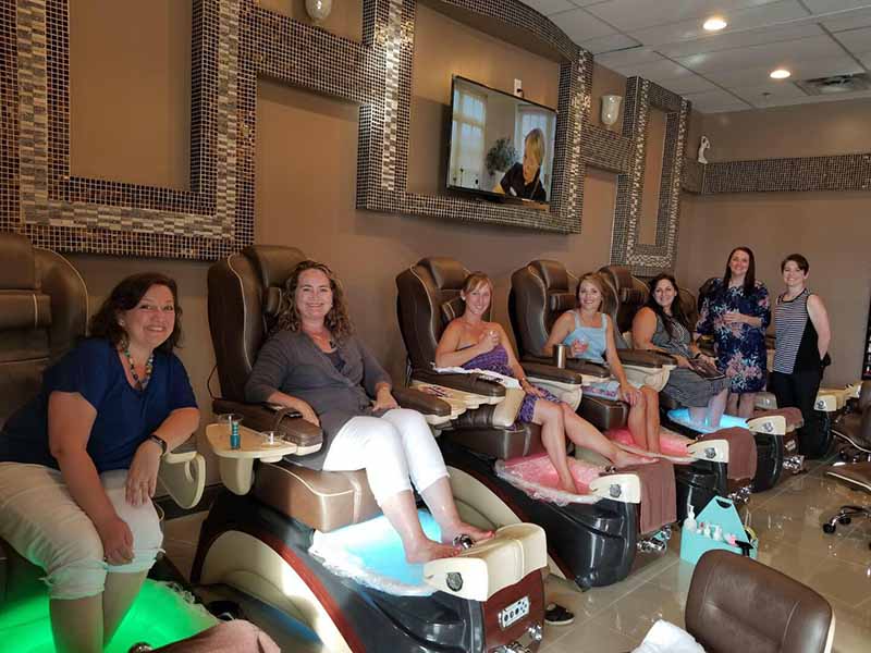 Cần Thợ Nails Nữ làm SNS Tay Chân Nước Wax Bột Lương Ổn Định In Decatur Geogria