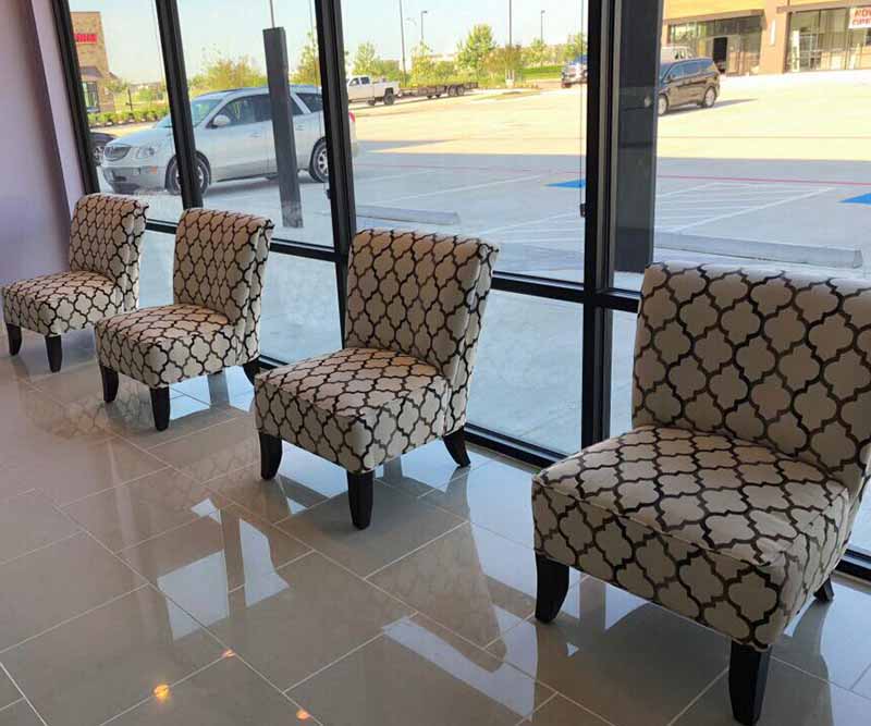 Cần Sang Tiệm Nails Mới Sang Trọng Khu Đông Đúc Ngay Shopping Center In Katy TX