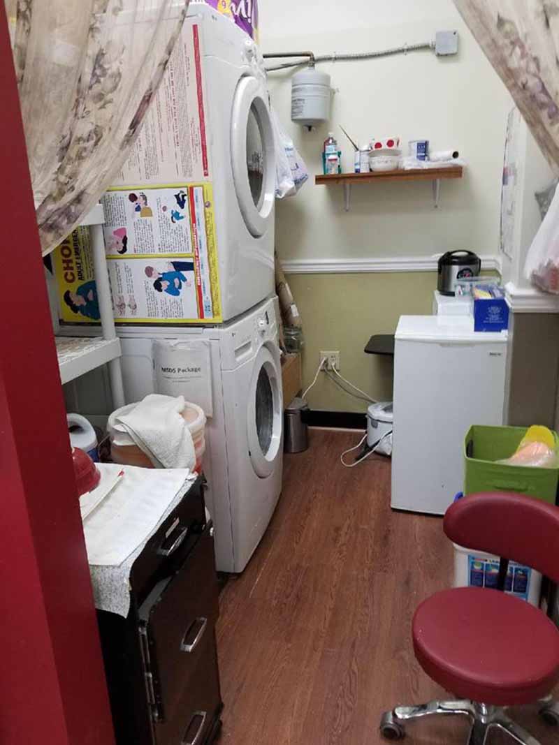 Cần Sang Tiệm Nail In MT