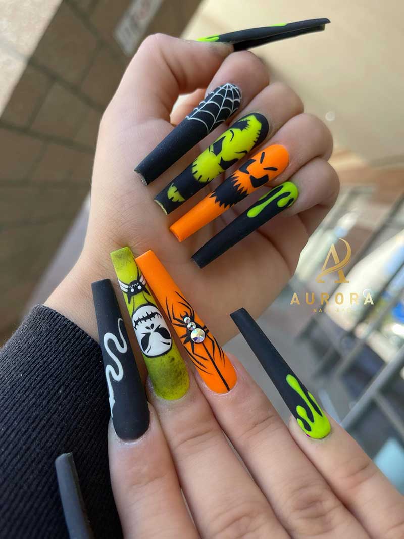 Cần Gấp Thợ Nail Cho Tiệm Đông Khách Trong Khu Supermarket In Gilbert AZ