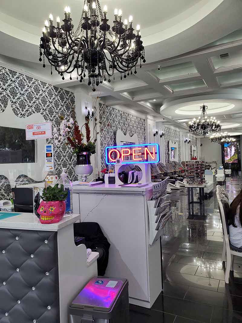 Cần Thợ Nail Thành Phố Dallas