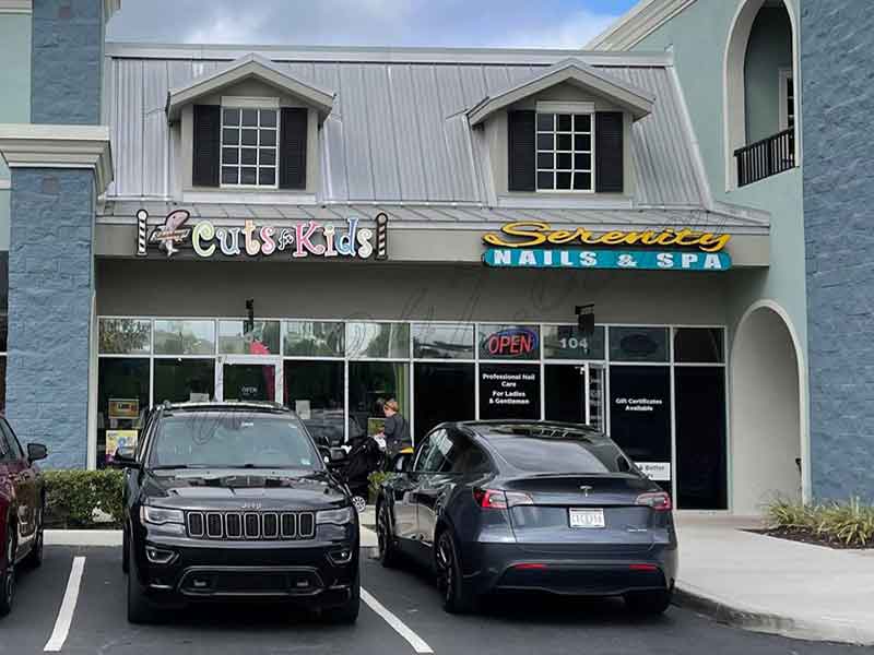 Cần Bán Gấp Tiệm Nail In Wesley Chapel FL Vì Cần Move Sang Bang Khác