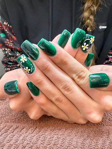 Cần Thợ Nail In Windsor CO