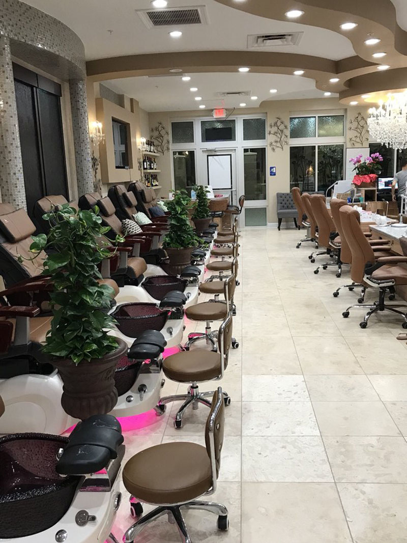 Cần Thợ Nail Gấp In Charlotte NC