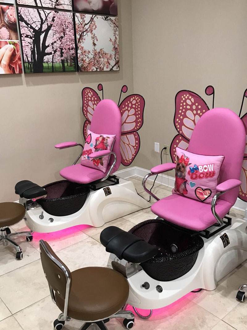 Cần Thợ Nail Gấp In Charlotte NC