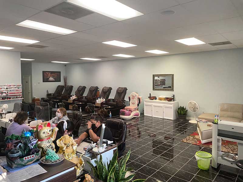 Cần Sang Tiệm Nail Đông Khách In Walker LA