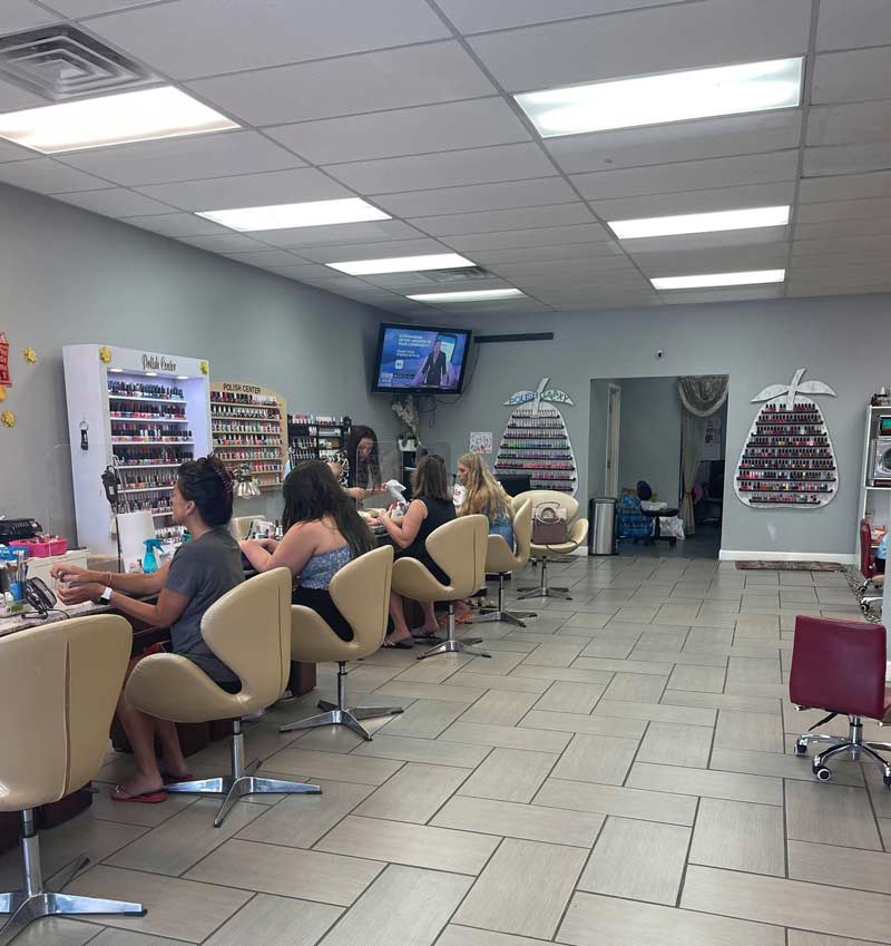 Cần Sang Tiệm Nail In Crestwood KY Vì Không Có Người Trông Coi