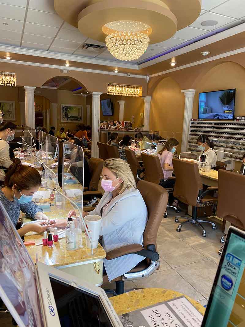 Cần Gấp Thợ Cho Tiệm Nail Đông Khách In Winter Park FL 