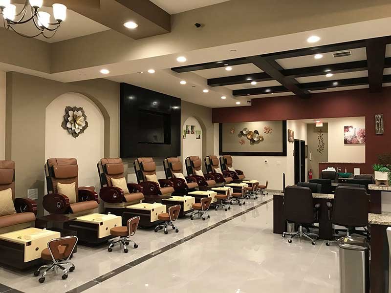 Cần Sang Tiệm Nail Good Location In Charlotte NC