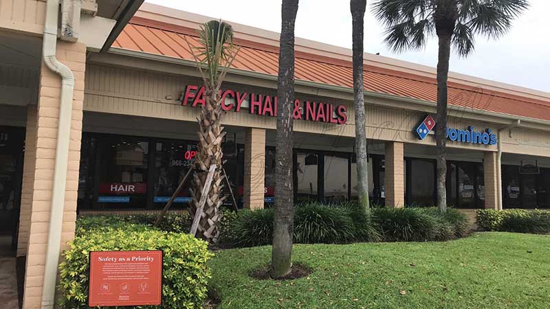 Cần Thợ Nail Gấp In Palm Springs FL