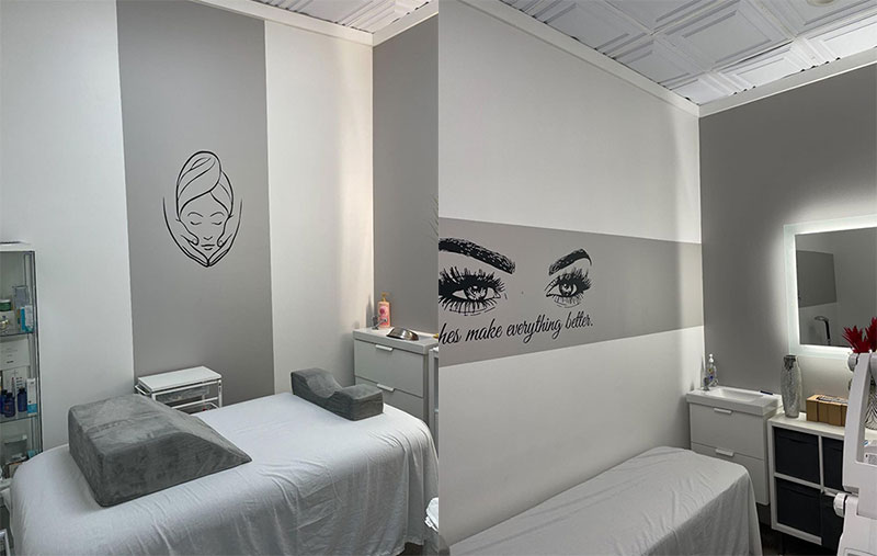 Bán Tiệm Nail Good Location In Houston TX