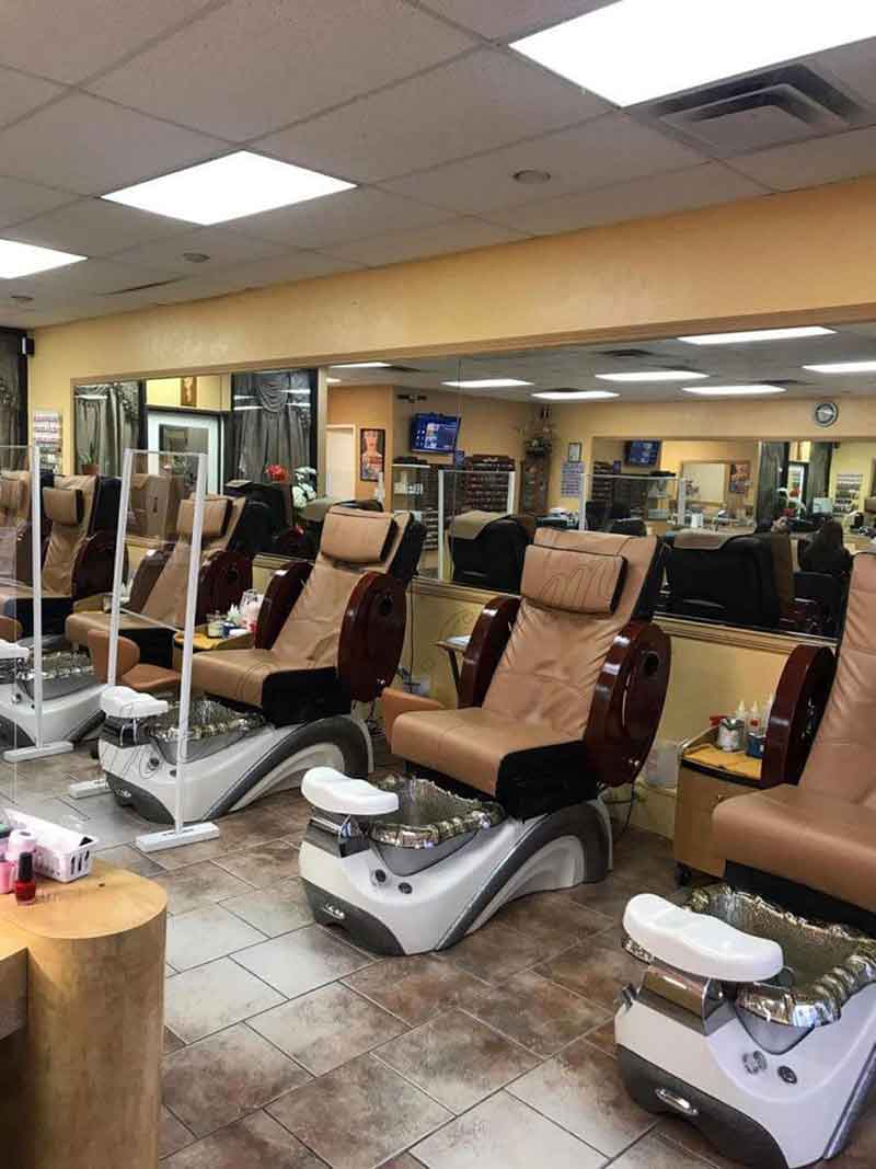 Cần Sang Gấp Tiệm Nail Trong Khu Shopping Center In Bedford TX 