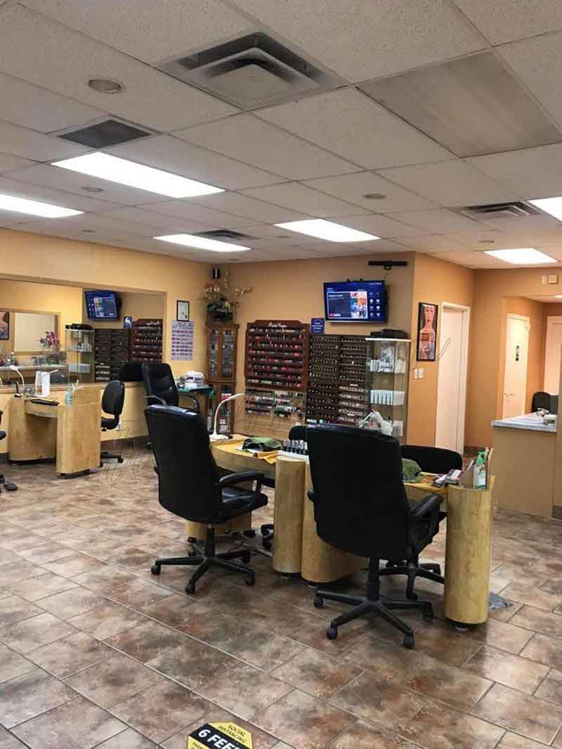 Cần Sang Gấp Tiệm Nail Trong Khu Shopping Center In Bedford TX 