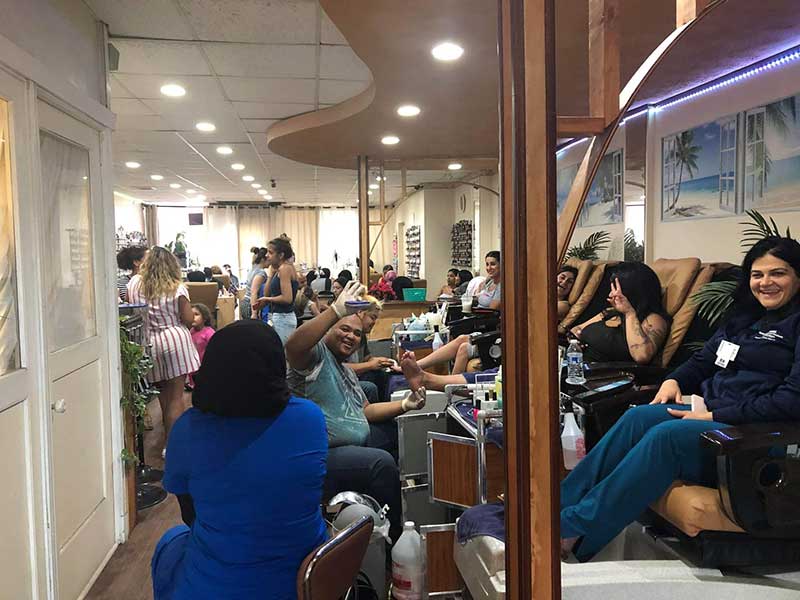 Cần Sang Gấp Tiệm Nail Đã Hoạt Động Lâu Năm In Dearborn MI