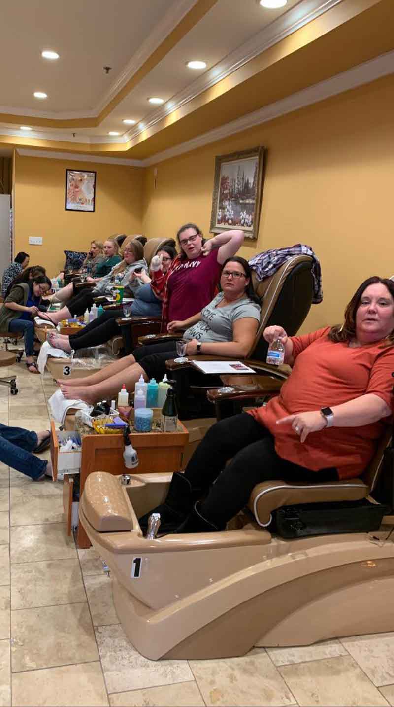 Cần Gấp Thợ Nail Ở Schnecksville PA