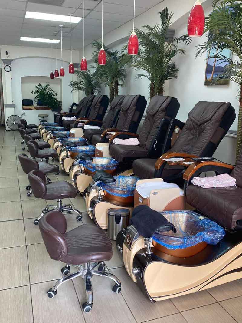 Cần Sang Gấp Tiệm Nail Đã Có Lượng Khách Ổn Định In Lahaina Hawaii