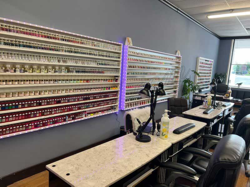 Sang Tiệm Nail Good Location Đông Khách In Wilmington NC 28411