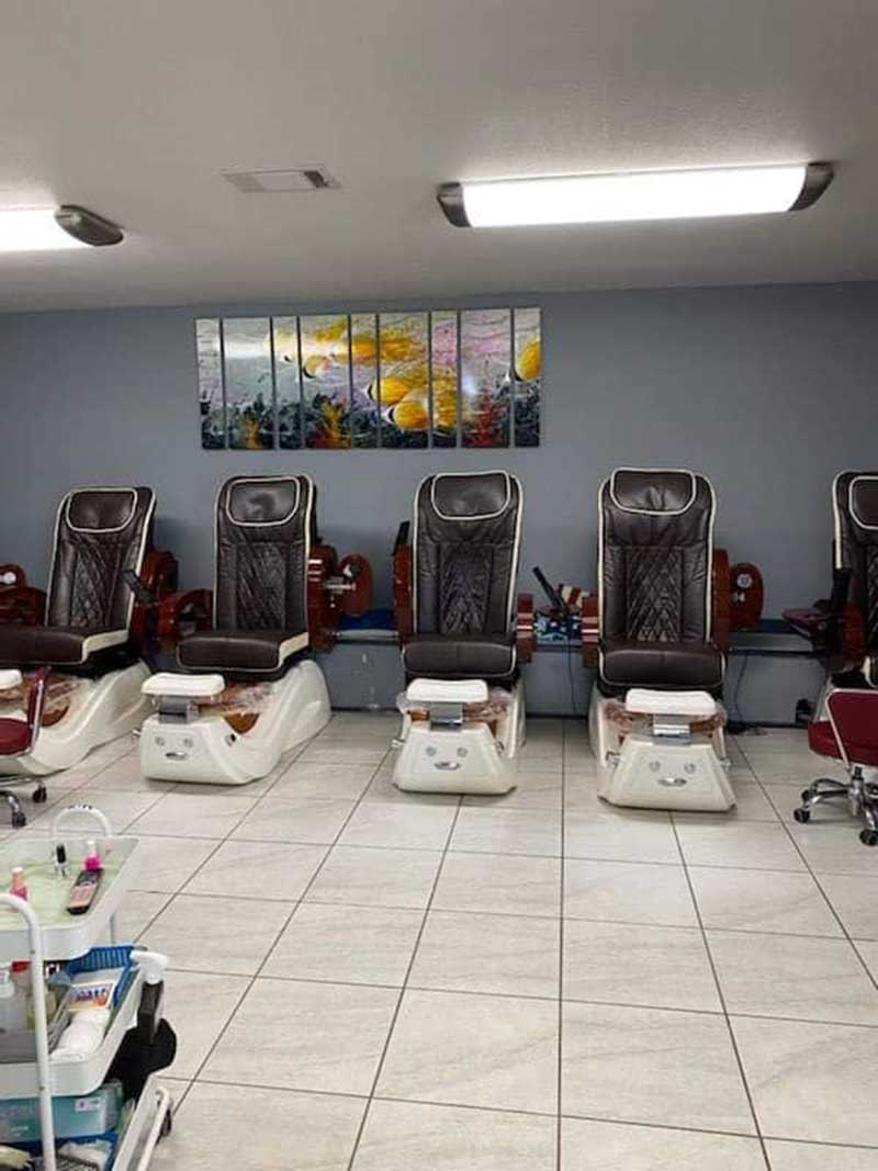 Cần Sang Tiệm Và Cần Thợ Nails In Gun Barrel City TX