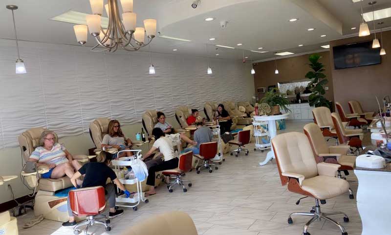 Cần Thợ Và Bán Tiệm Nail Đông Khách In Oxnard CA