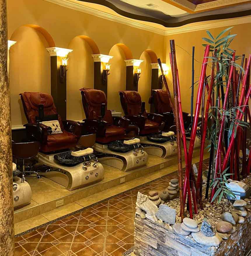 Cần Thợ Và Sang Gấp Tiệm Nail Đã Có Lượng Khách Ổn Định In Lombard IL