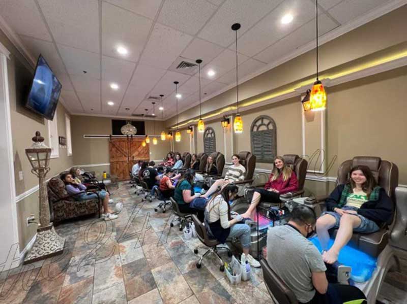 Sang Tiệm Nails Hơn 1 Triệu / Năm In Eugene OR