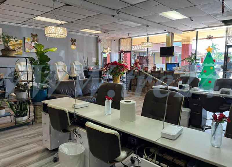 Cần Sang Gấp Tiệm Nail In West Palm Beach, Florida 33403