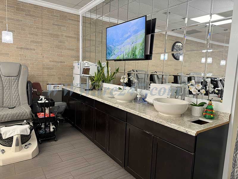 Bán Tiệm Nail Salon Tại Naples FL. 34104