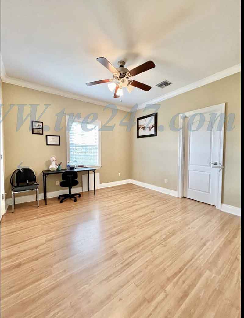 Cần Bán Tiệm Nail Và Nhà Đất In Morgan City LA