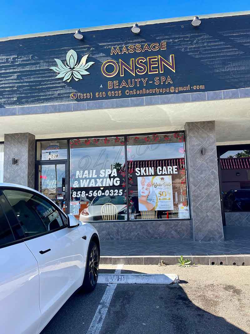 Cần Thợ Nail And Massage Body In San Diego CA