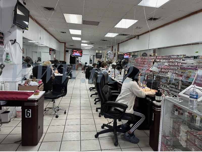 Cần Sang Tiệm Nails In Lansing MI