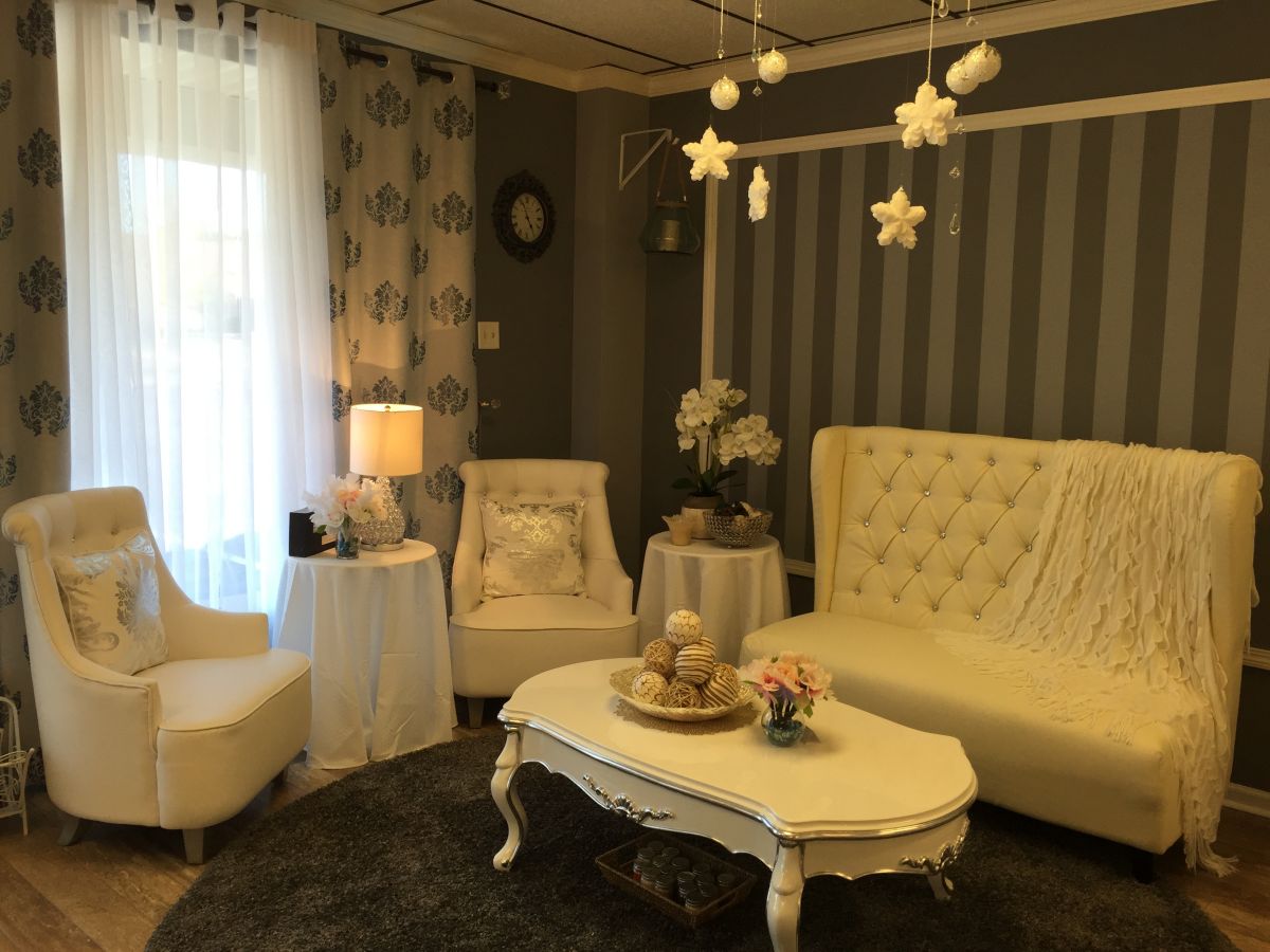 Cần Thợ Nails Gấp Ở Dyersburg, TN