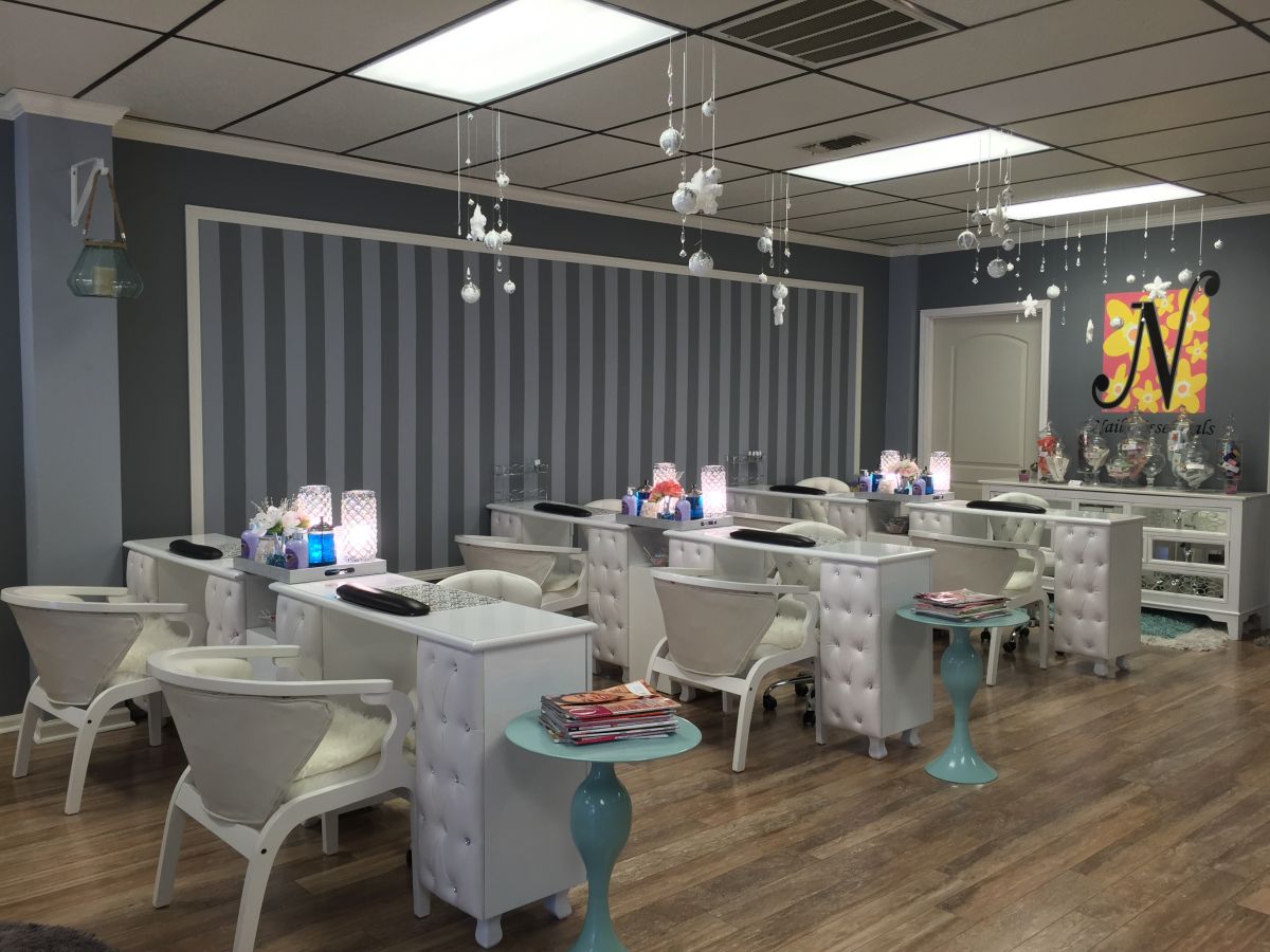 Cần Thợ Nails Gấp Ở Dyersburg, TN