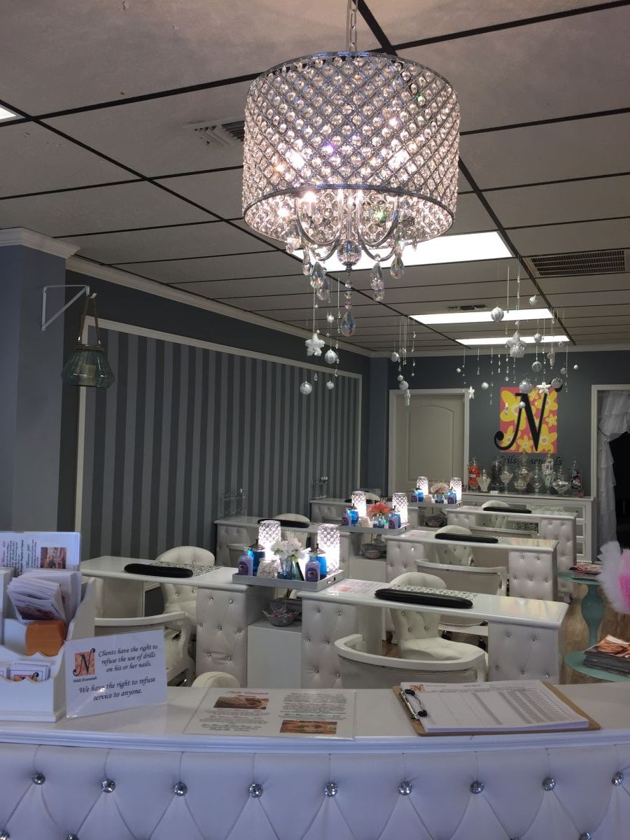 Cần Thợ Nails Gấp Ở Dyersburg, TN