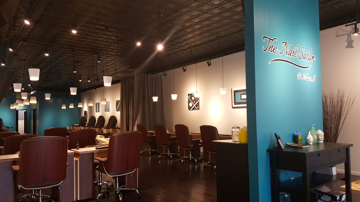 Cần Thợ Nails Ở Macomb, IL