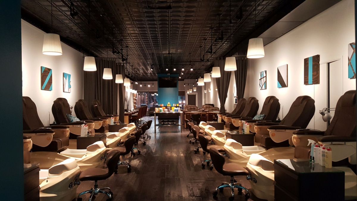 Cần Thợ Nails Ở Macomb, IL