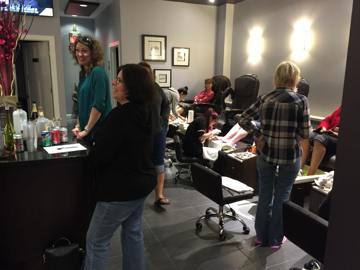 Cần Thợ Nais In Plainfield, IL