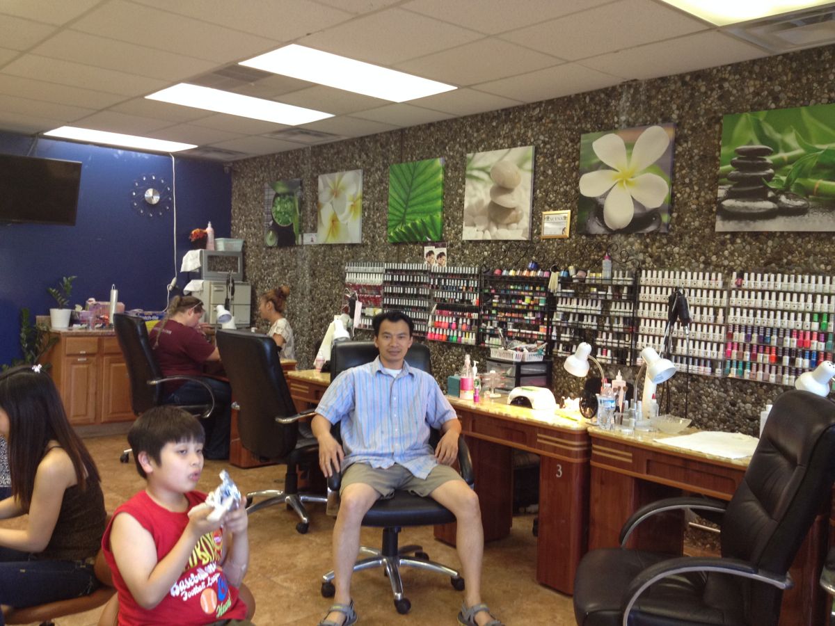Cần Thợ Nails In East Wenatchee, WA