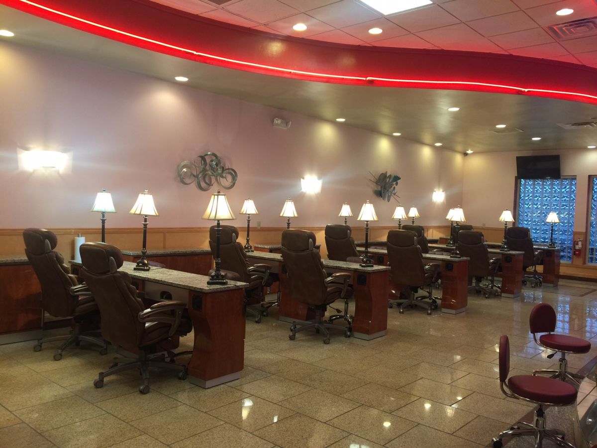 Tiêm Nail Artisans Tan And Spa Cần Thợ